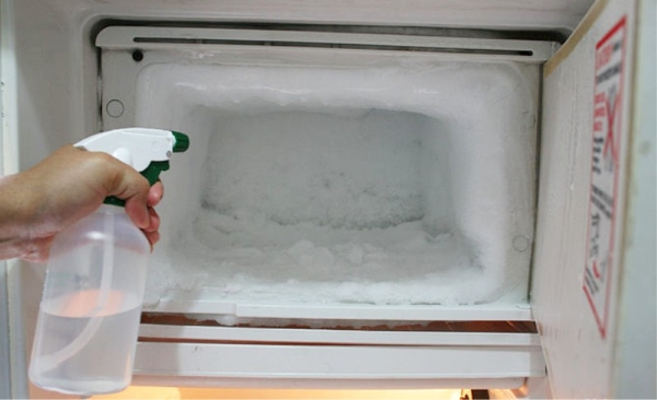  ละลายน้ำแข็งด้วยน้ำร้อน