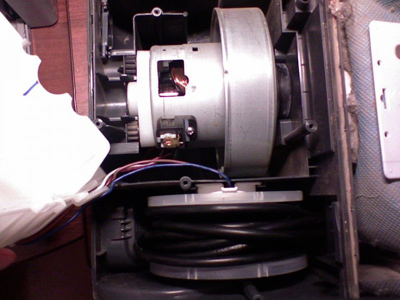 How to disassemble the motor of the LG vacuum cleaner a sequence of