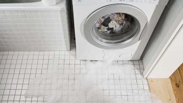  कपड़े धोने की मशीन में पानी