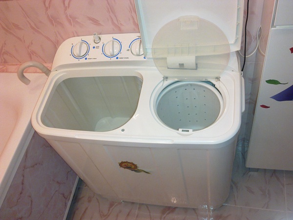  Полуавтоматична перална машина