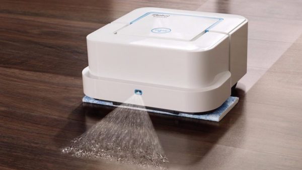  Sprzątanie pokoju za pomocą robota kuchennego z wodą i parą