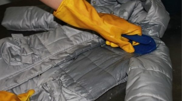  Prepare down jacket for washing