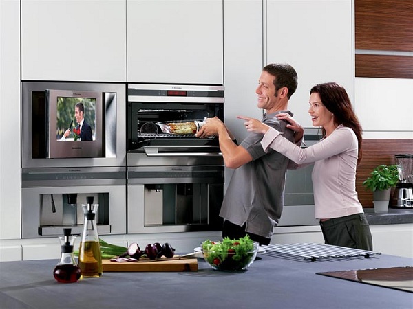  Телевизор в кухнята
