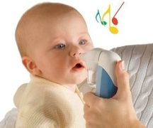 Baby och elektronisk munstycke