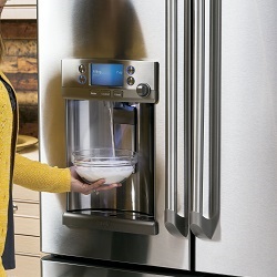  Хладилник с кафе машина